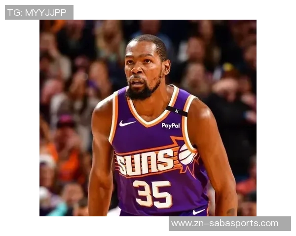 杜兰特场边轻松愉快与火箭助教艾维畅谈免战牌背后心态揭秘 杜兰特场边轻松愉快与火箭助教艾维畅谈免战牌背后心态揭秘