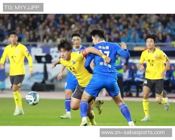 泰州队年轻门将戴曜城感受梦幻时刻全力判断对手射门方向 泰州队年轻门将戴曜城感受梦幻时刻全力判断对手射门方向