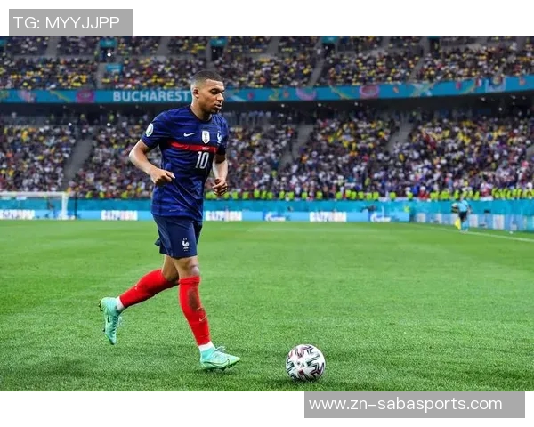 姆巴佩接过法国10号球衣责任普拉蒂尼称其理解重要性 姆巴佩接过法国10号球衣责任普拉蒂尼称其理解重要性