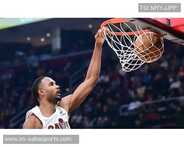 莫布里穿着签名鞋与华子对抗兄弟情深从小一起打AUU